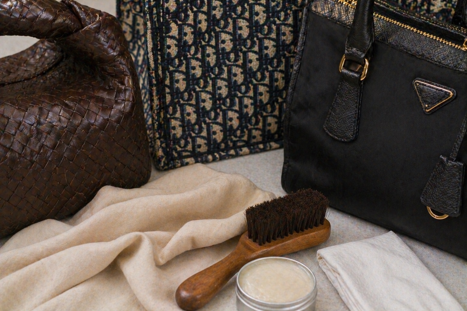 2026 Bag Care Guide: How to Keep Leather, Canvas, and Suede Looking Expensive bag detail illustration